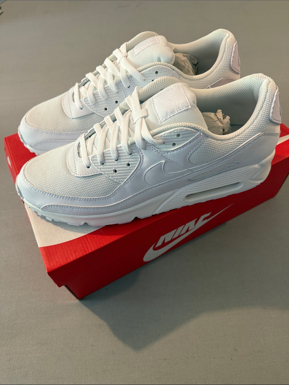 Brand New Nike Men’s Air Max 90 White Low-Top Athletic Sneakers
